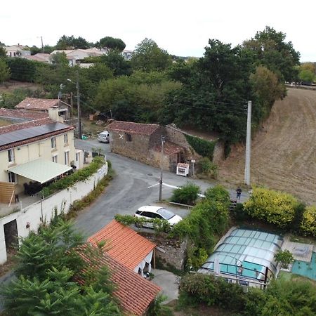 Hotel Le Petit Moulin Pouzauges Exterior foto