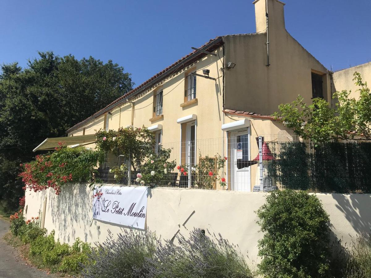 Hotel Le Petit Moulin Pouzauges Exterior foto