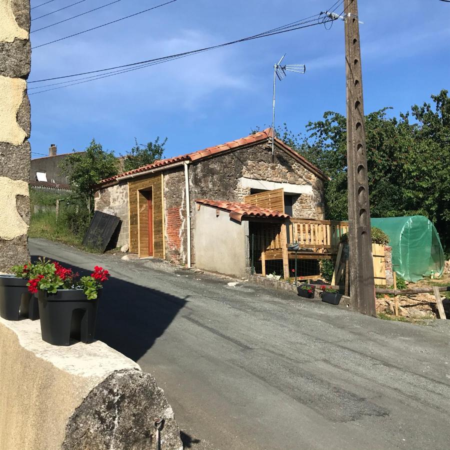 Hotel Le Petit Moulin Pouzauges Exterior foto